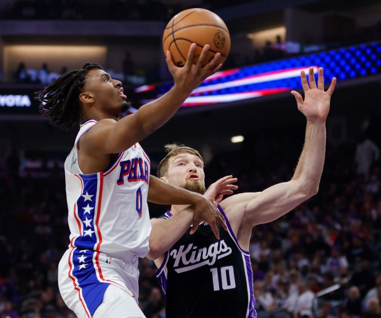 Brilla Maxey en victoria de los 76ers