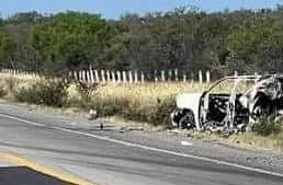 Una camioneta incendiada y baleada, fue encontrada ayer en la Carretera a Reynosa a la altura del municipio de Los Ramones, zona donde se encontraron más de mil casquillos percutidos de diversos calibres.