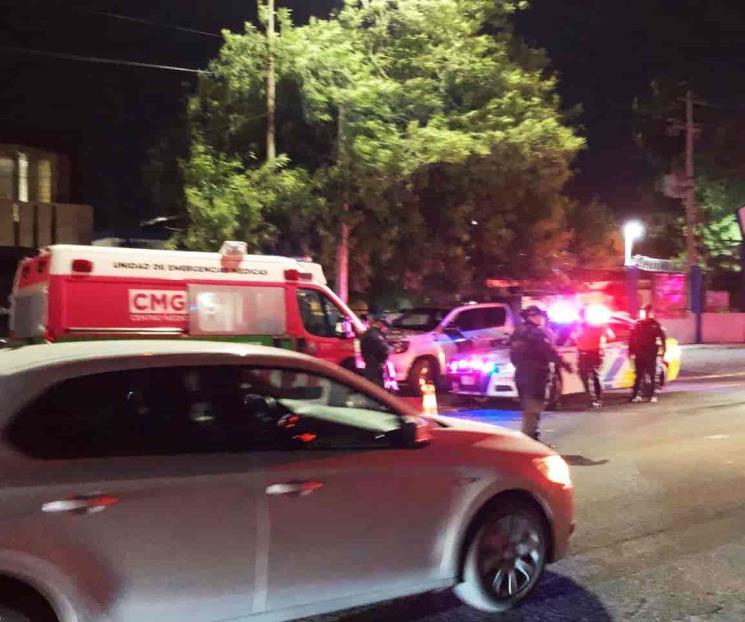 Ejecutan a expresidiario, y consumidor fallece en la ambulancia