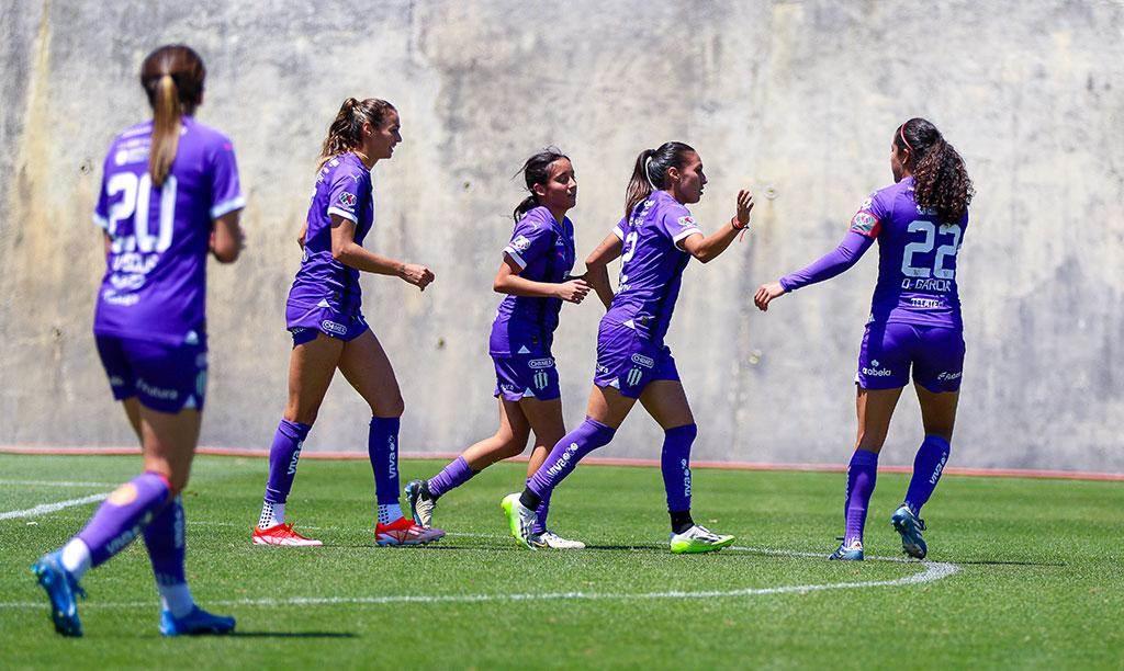 Vencen Rayadas en amistoso al Santos