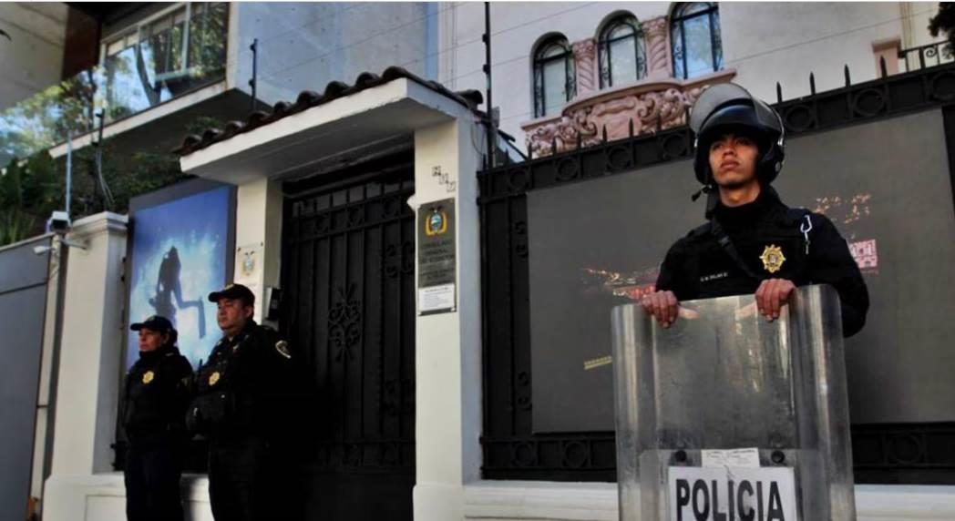 Policía de la CDMX resguarda embajada de Ecuador en México