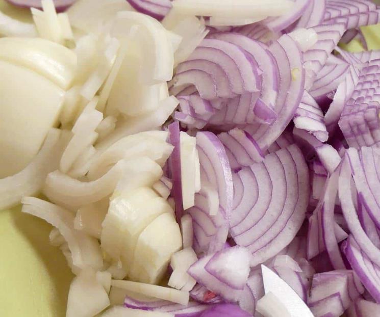 Conoce para qué se usa la cebolla blanca y morada
