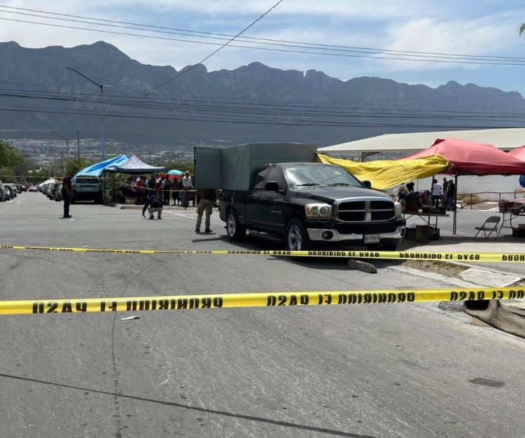Balean a hombre en mercado rodante