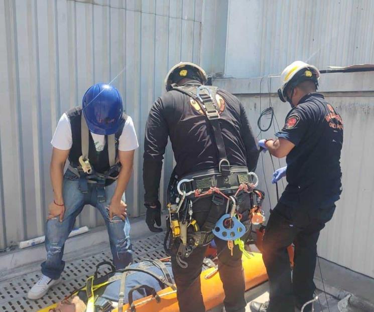 Sufre trabajador caída y sale herido