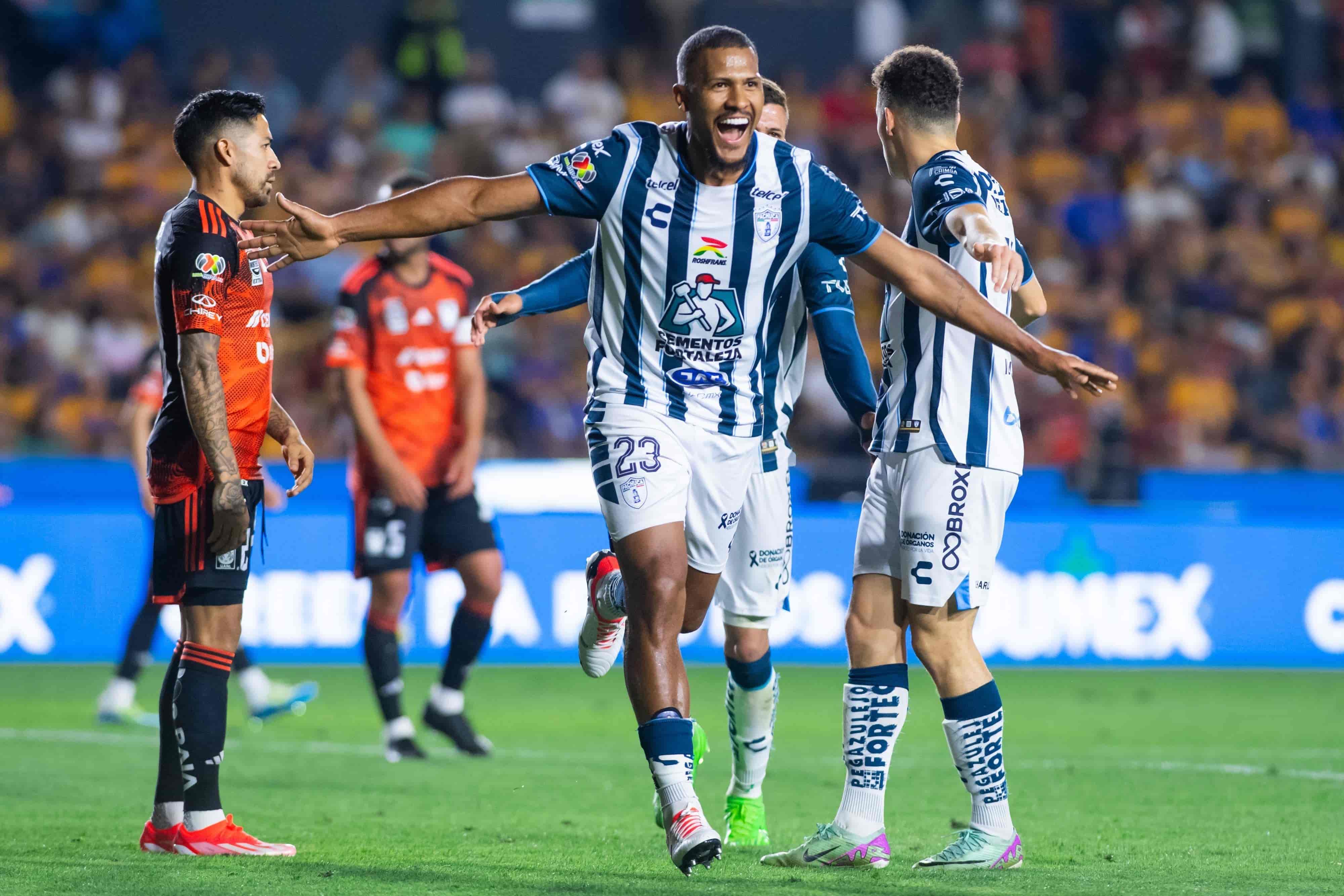 Salomón Rondón hace el 1-0.