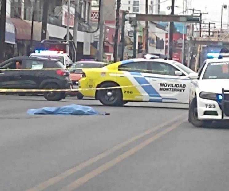 Muere adulto mayor arrollado por ruta urbana en Monterrey
