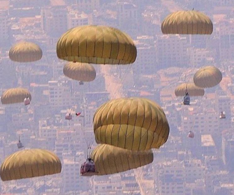 Lanzan ayuda humanitaria en Gaza por el fin de Ramadán