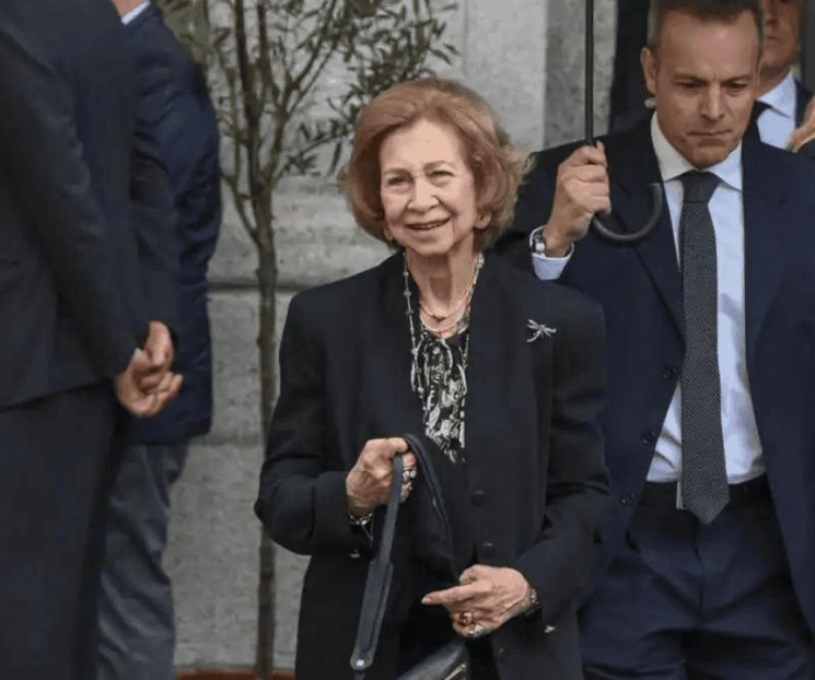 Hospitalizan a la Reina Sofía por infección urinaria