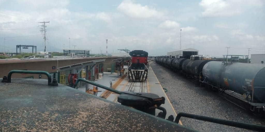 Amputa tren piernas de mujer