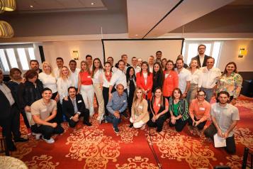 Dialoga Colosio y Martha con activistas