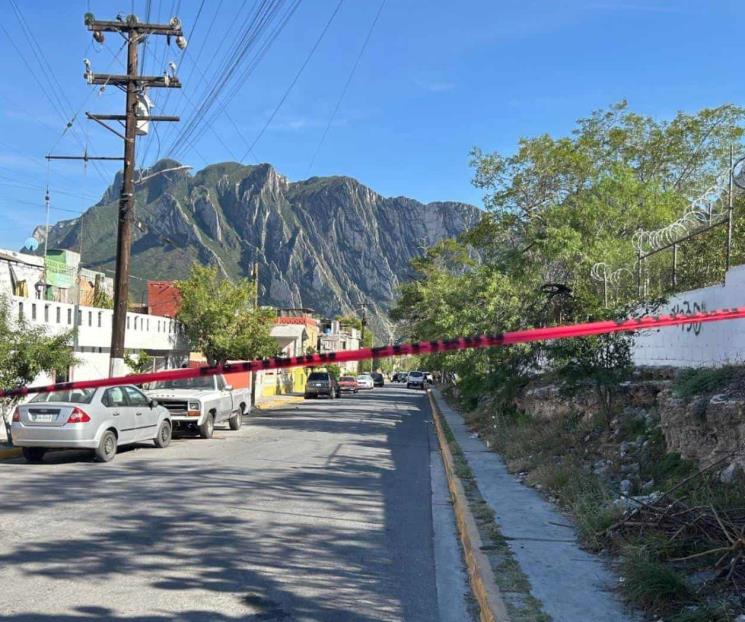 Atacan a balazos a hombres en Santa Catarina