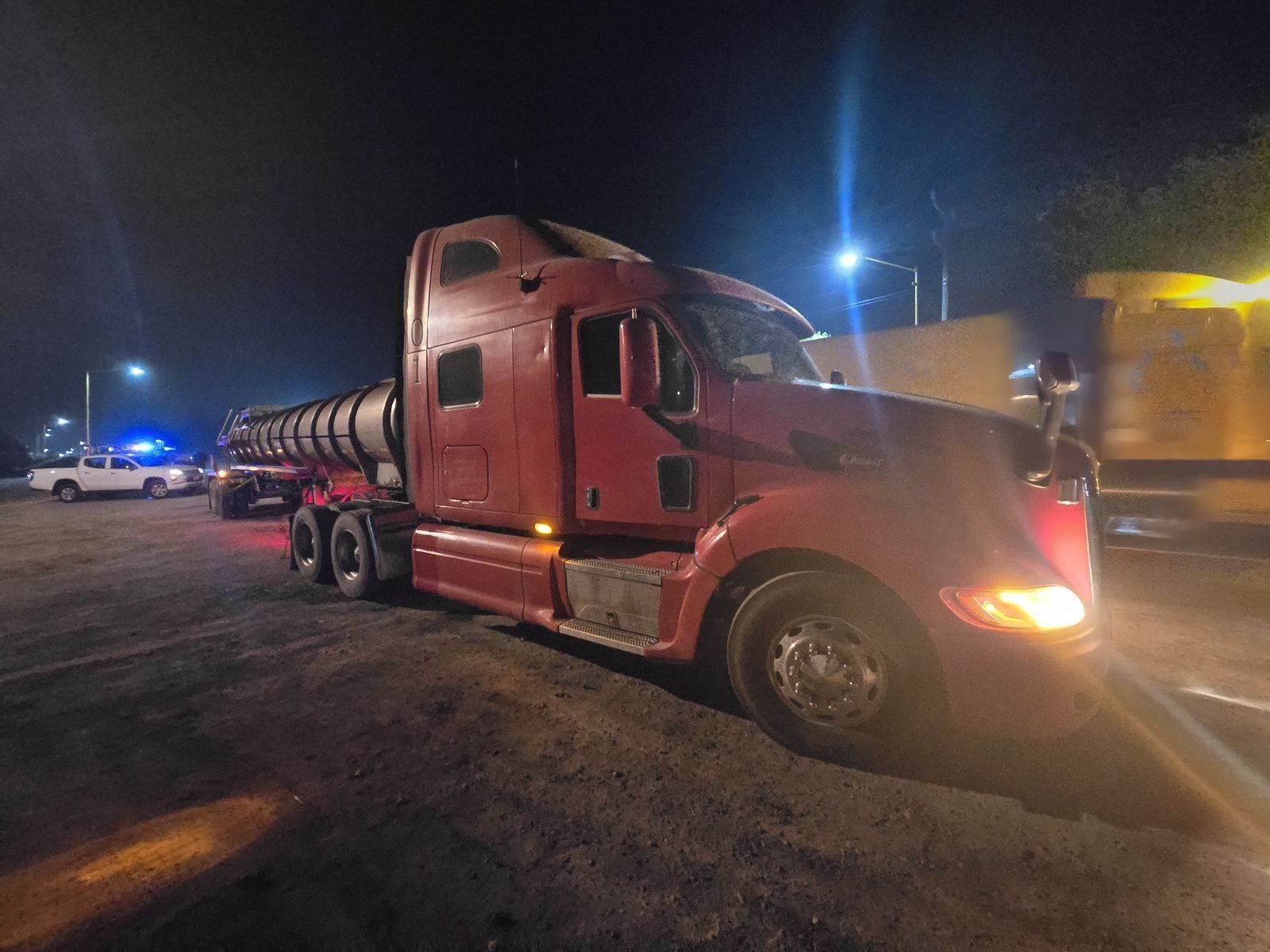 Un detenido y el aseguramiento de 20 mil litros de hidrocarburo, realizó la Fiscalía General de la República (FGR), a través de la Fiscalía Federal en Nuevo León, en coordinación con la Policía Federal Ministerial (PFM) de la Agencia de Investigación Criminal (AIC),  en el municipio de Mina.