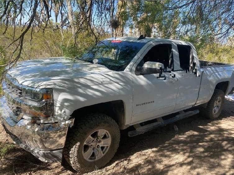 Hallan camioneta de grupo criminal