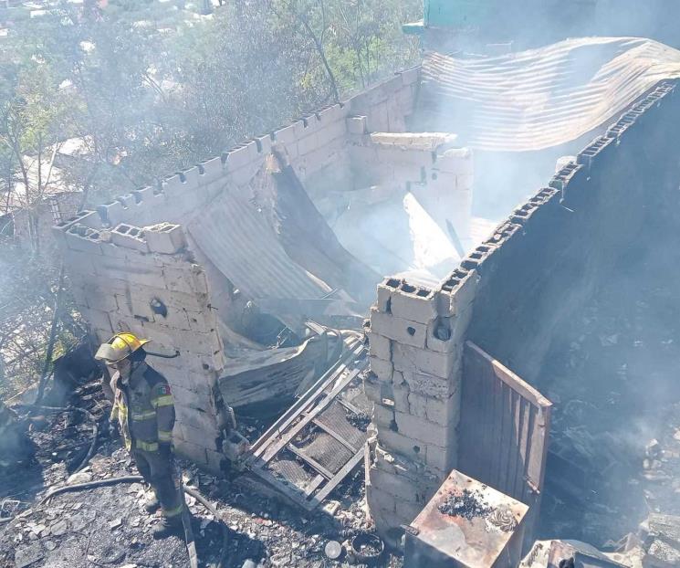 Se incendia vivienda en Monterrey Se incendia vivienda en Monterrey
