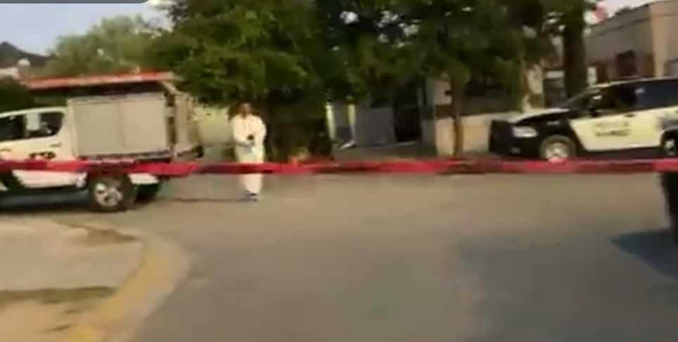 El cadáver de un hombre degollado y con golpes, fue encontrado en el interior de su domicilio en la Fraccionamiento Arcadia, la madrugada de ayer en el municipio de Juárez.