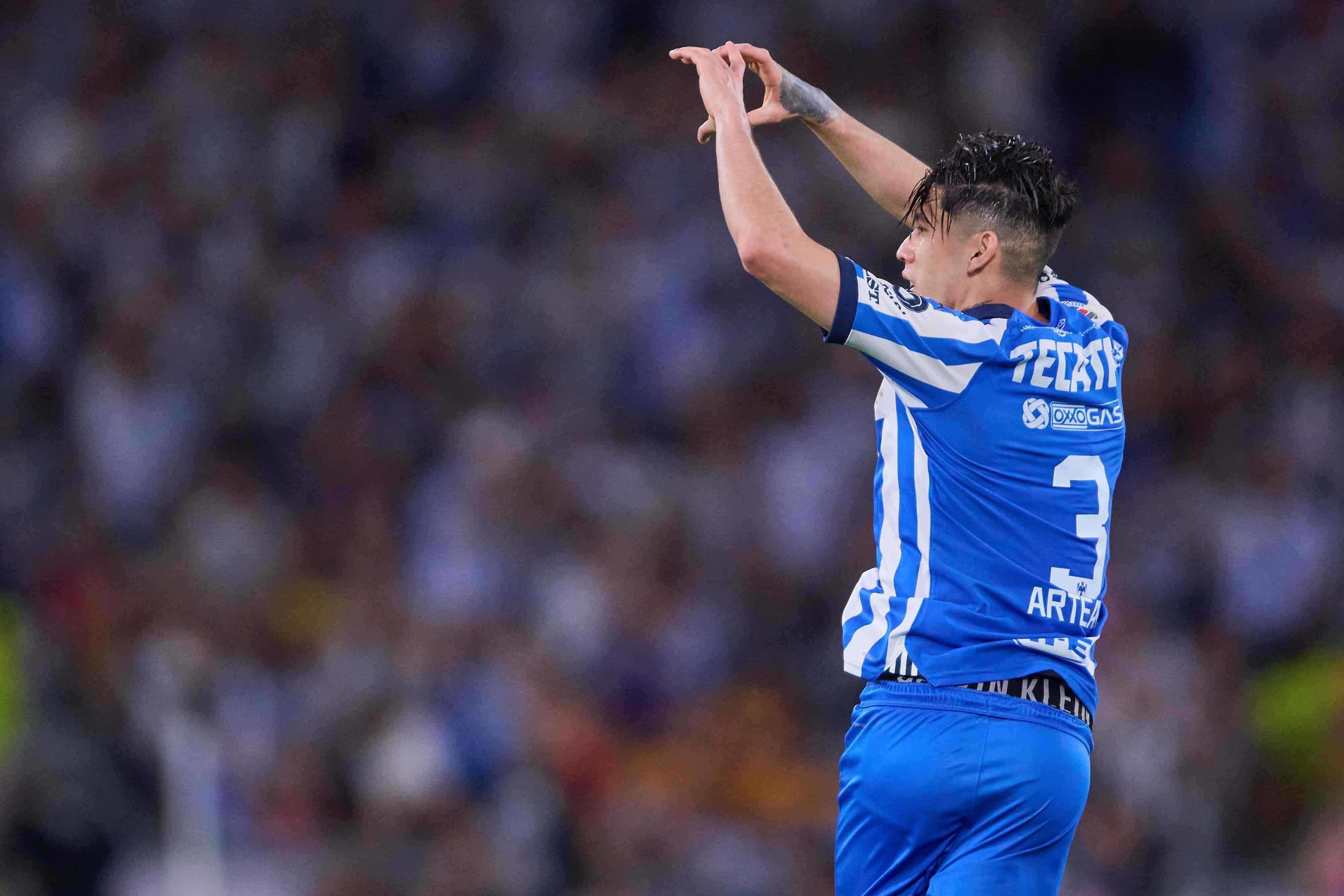 Gerardo Arteaga anota.