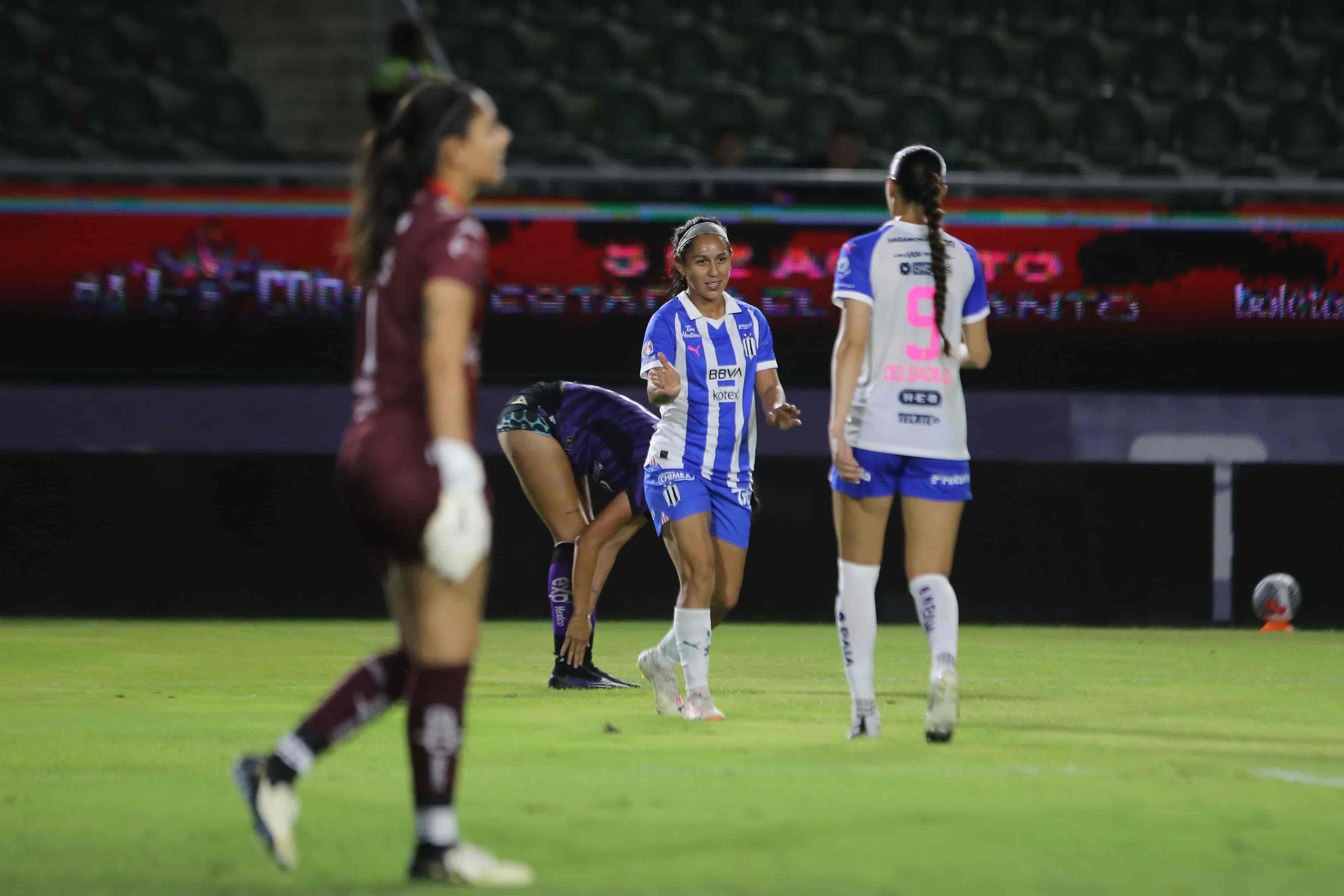 Diana Evangelista hace el 3-0.