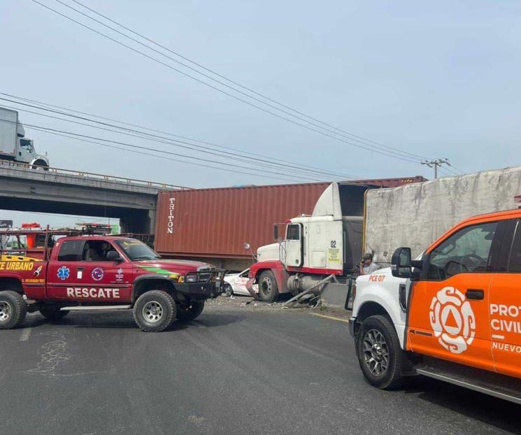 Accidente colapsa la Carretera a Laredo y deja seis personas heridas