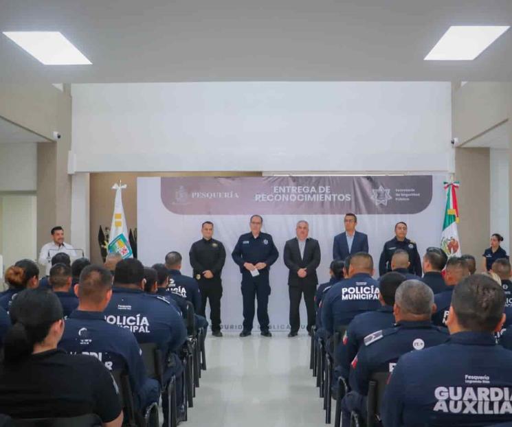 Entregan reconocimientos a policías de Pesquería