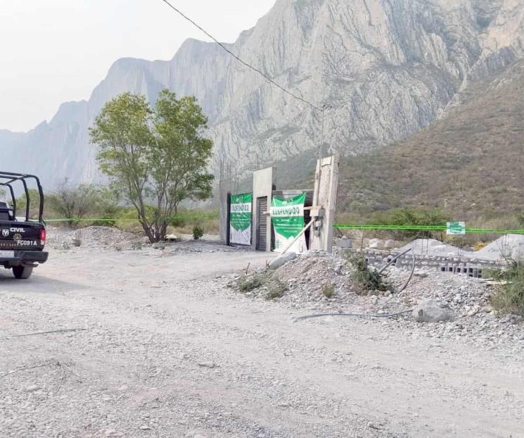 Clausuran predios al interior de La Huasteca