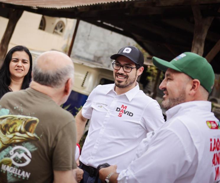 Ofrece David transporte gratis a estudiantes