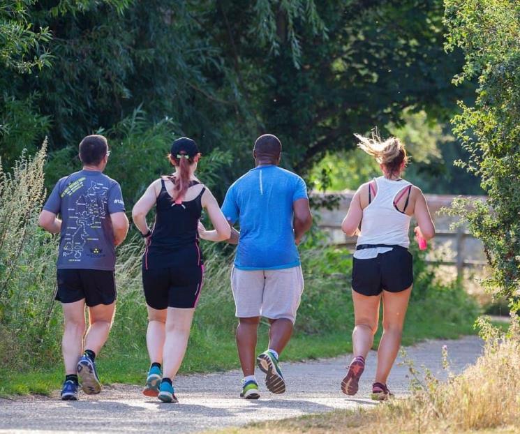Los beneficios de caminar y de dar la vuelta a la manzana
