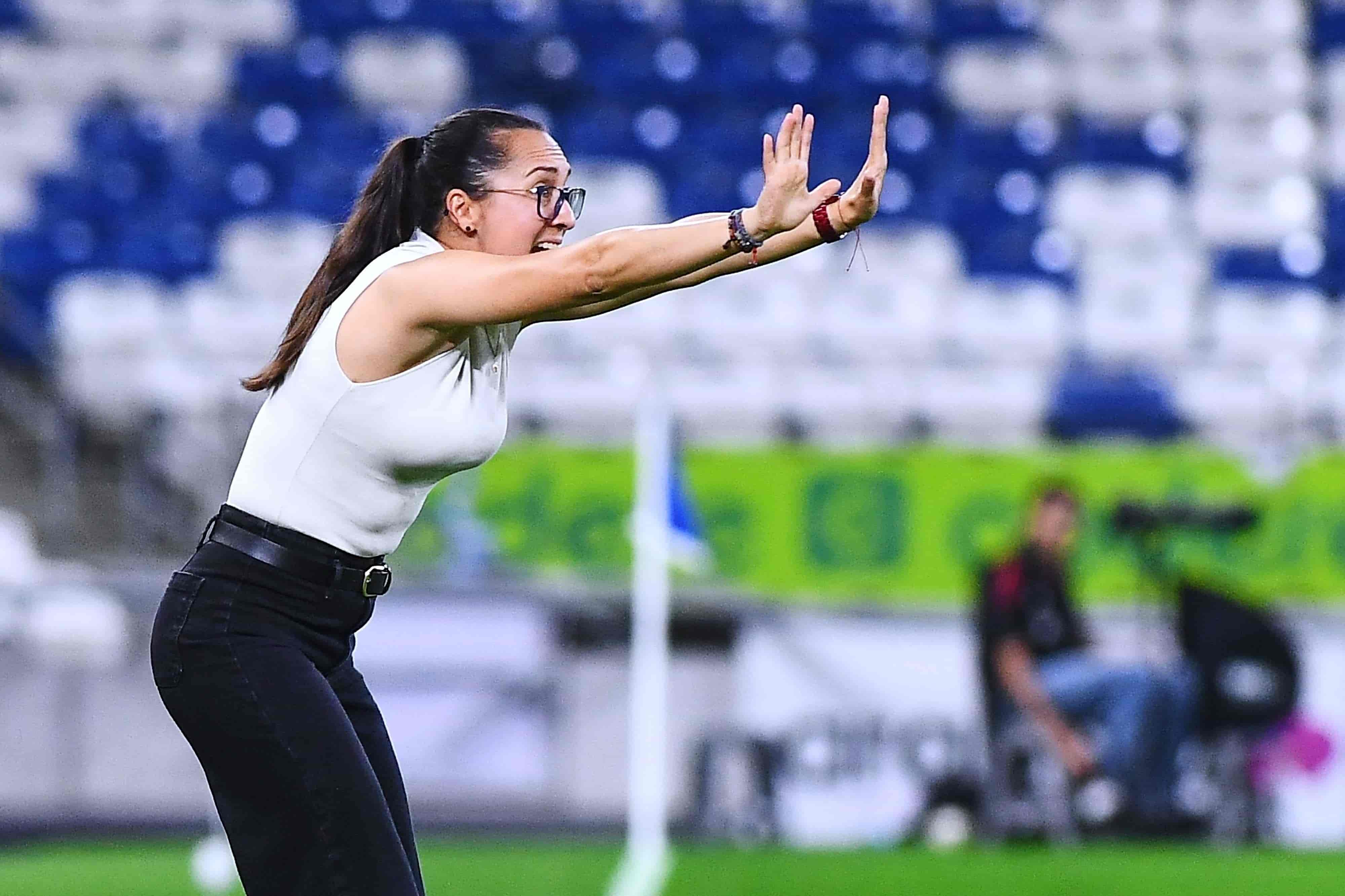 Amelia Valverde.