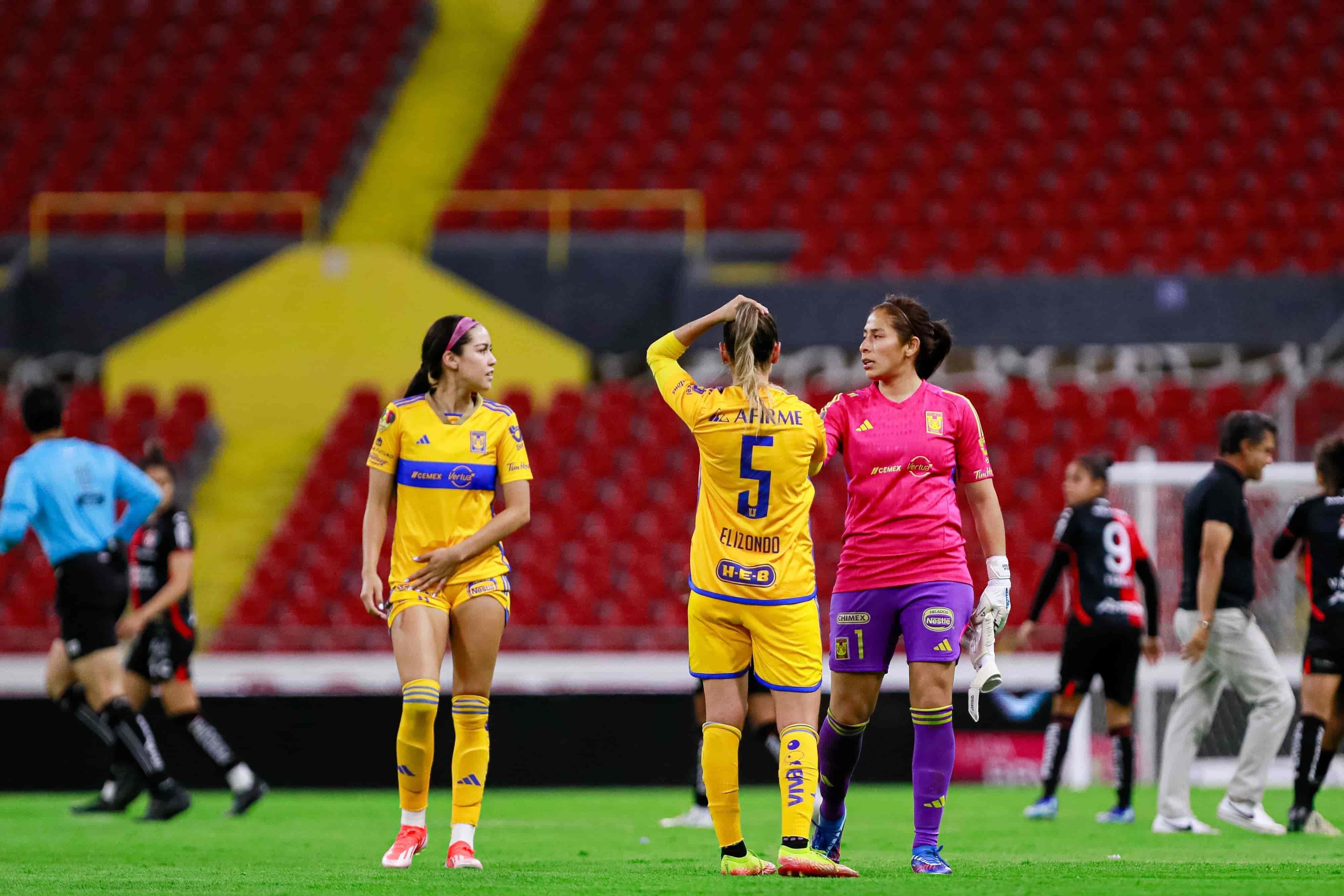 Felinas recuperan el liderato de la tabla.