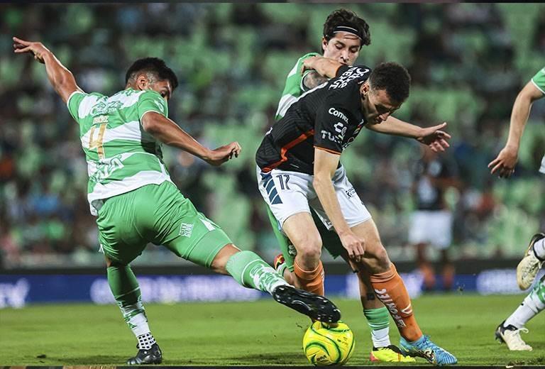 Pachuca vence a Santos Pachuca vence a Santos
