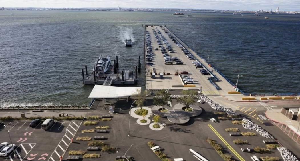 Apuñalan a pasajeros en un barco atracado en Brooklyn, Nueva York