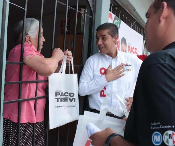 Promete Paco pavimentar calles de colonia Los Valles