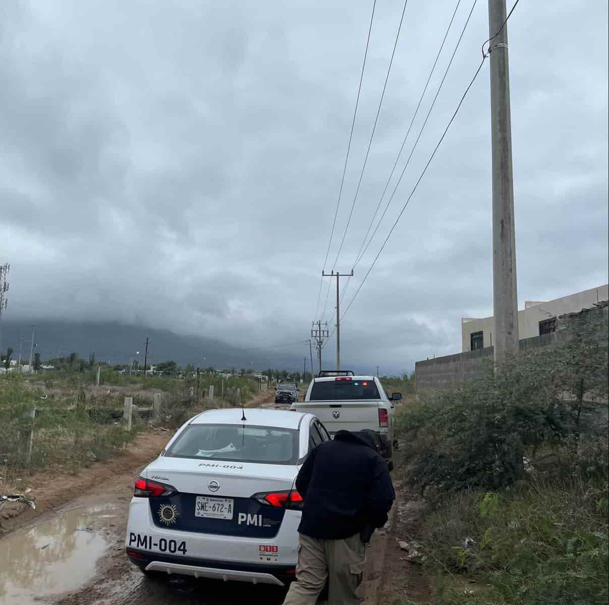 Un hombre fue ejecutado a balazos y su cuerpo fue abandonado en un callejón por delincuentes quienes se dieron a la fuga, en García.