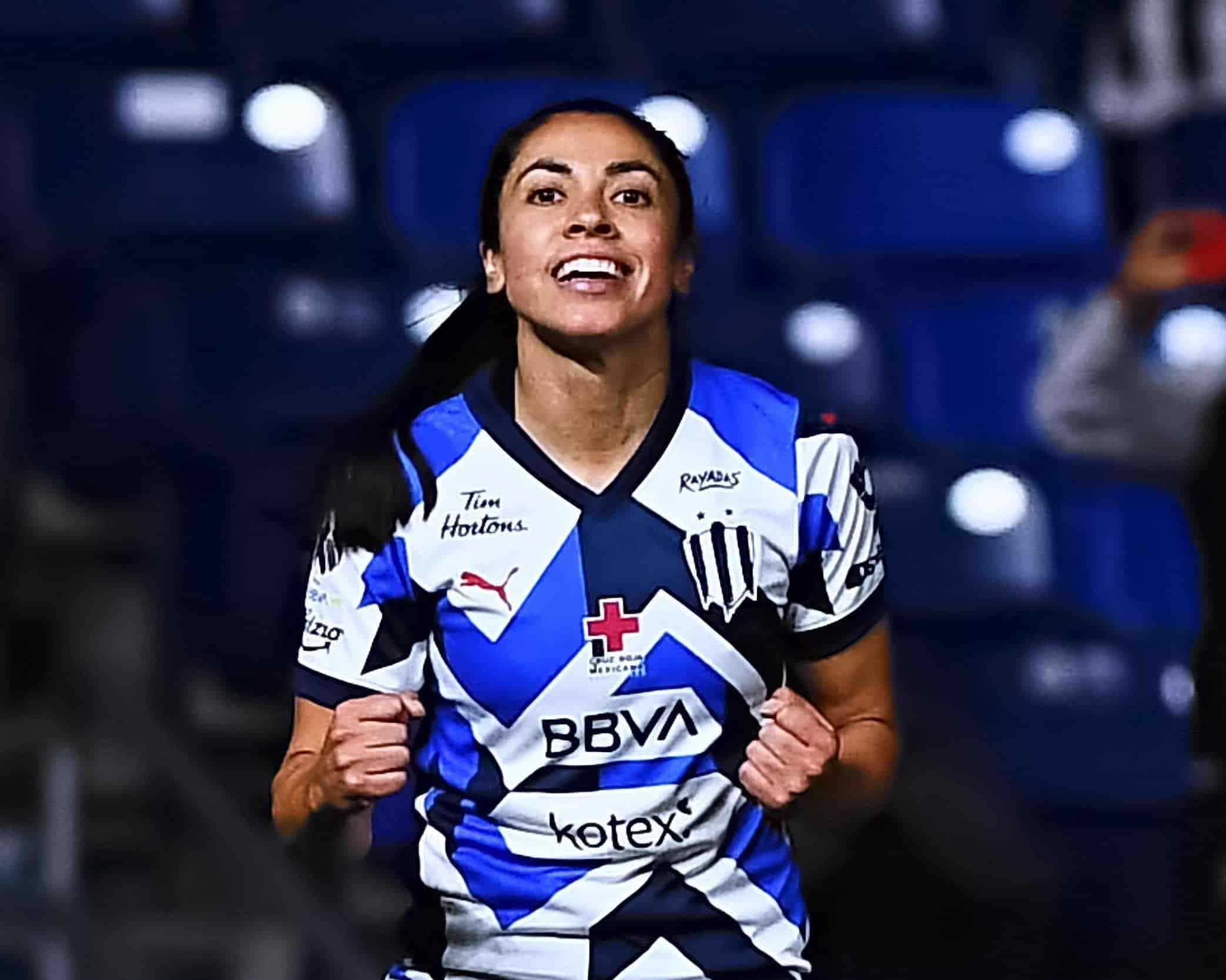 Ana Lucía Martínez hace doblete.