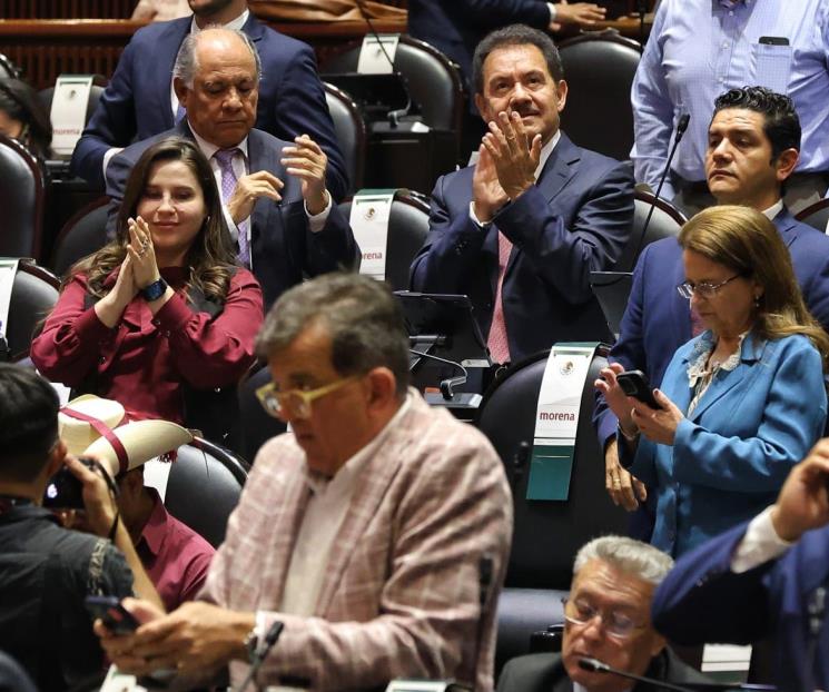 AMLO celebra aprobación de diputados del Fondo de Pensiones