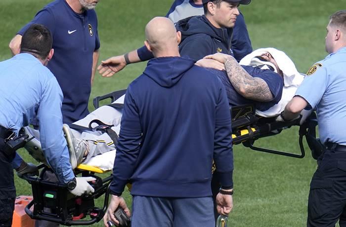 Junis, al hospital por bolazo en el cuello