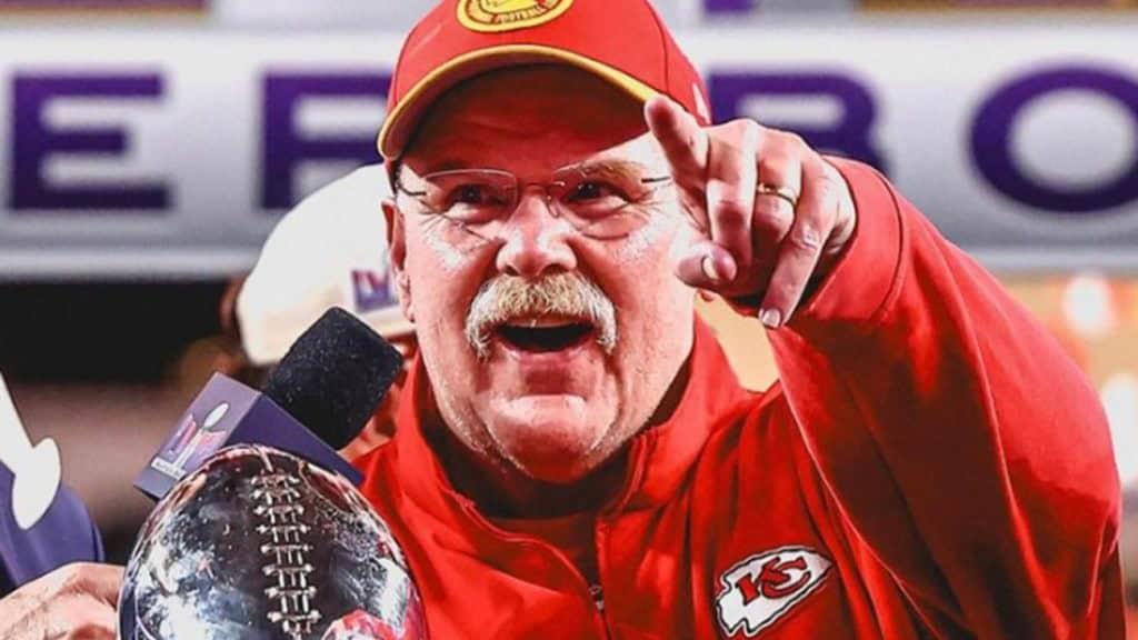 Los Jefes extienden contrato a Andy Reid