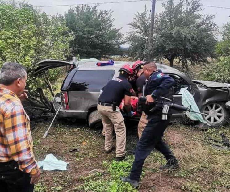 Vuelca camioneta en General Terán
