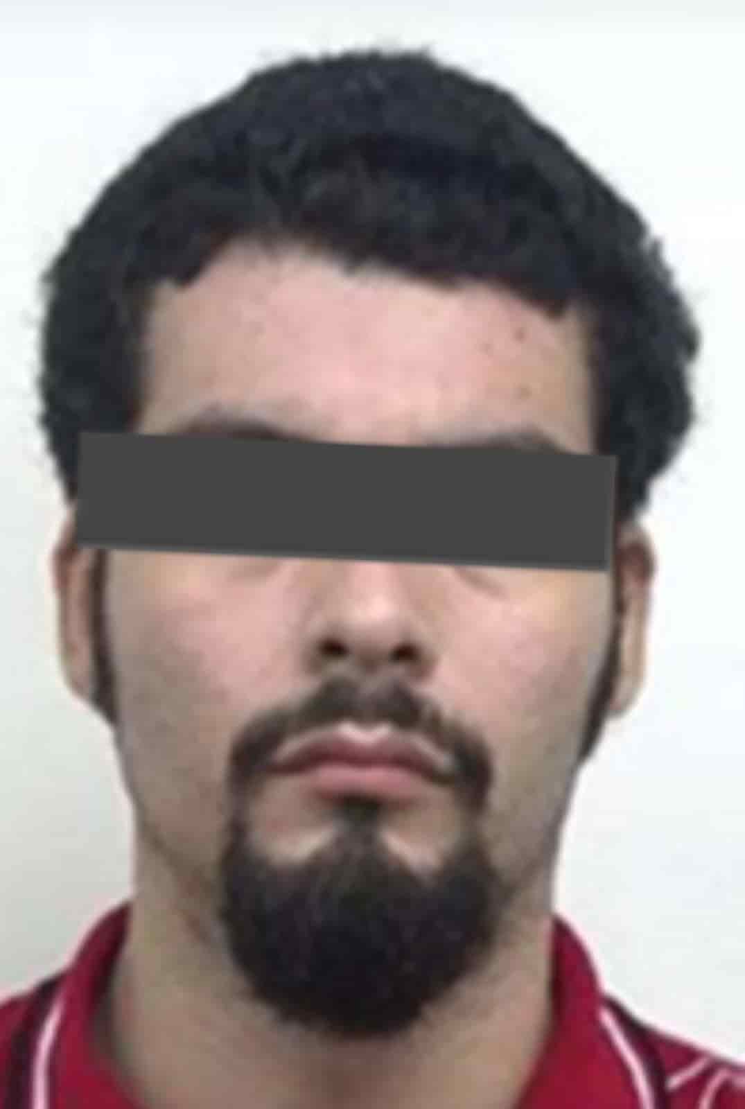 Uno de los presuntos responsables de la muerte de un joven, al que privaron por presuntamente negarse a vender droga, recibió una notificación por homicidio calificado en el Penal de Apodaca.