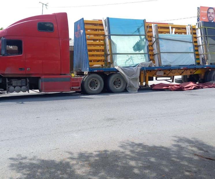 Recuperan tráiler robado Recuperan tráiler robado