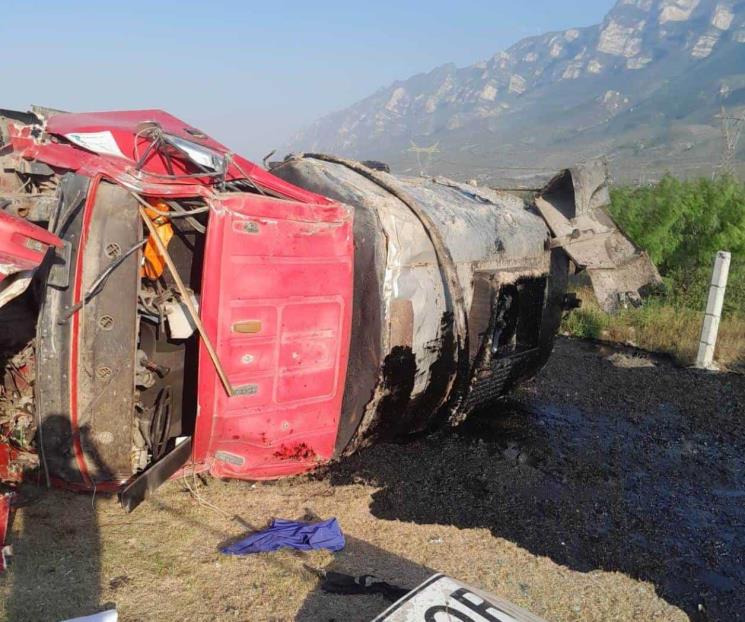 Volcadura deja un muerto sobre la Carretera Monterrey-Saltillo