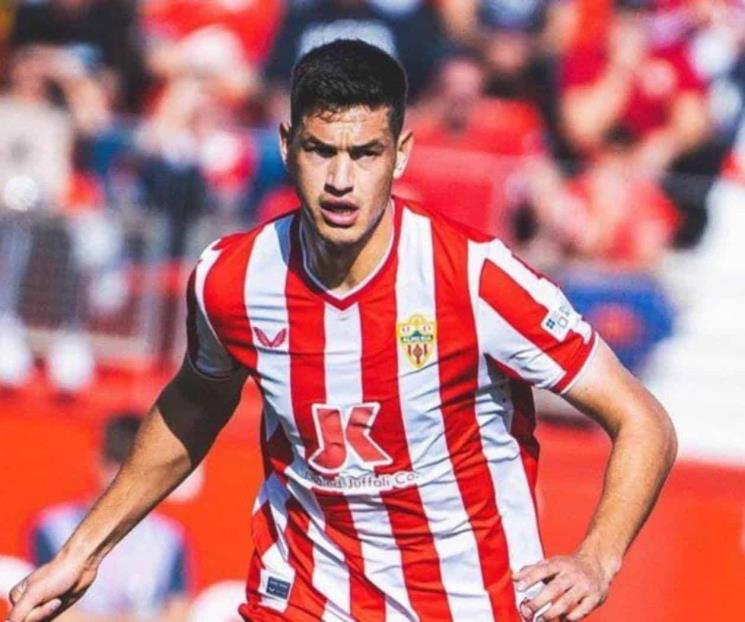 El ex rayado César Montes desciende con el Almería