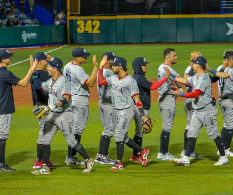 Sultanes pega primero ante  los Rieleros