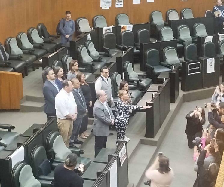 Tomarían protesta a suplente de diputado faltista