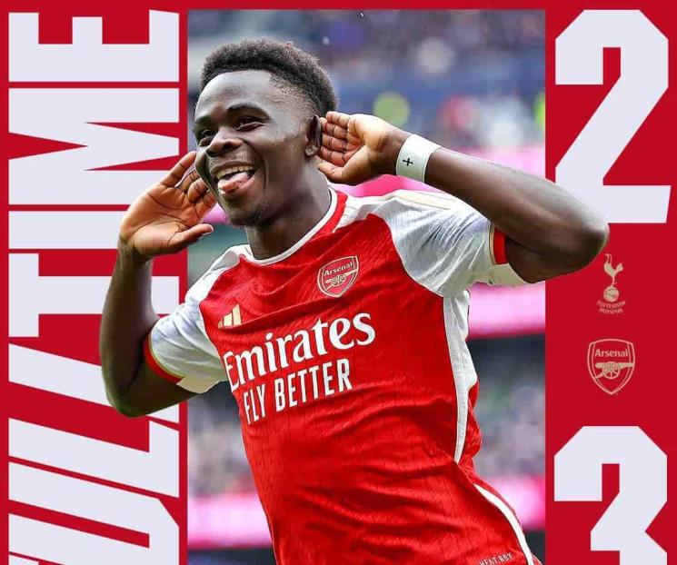 Arsenal vence al Tottenham y sigue de líder en la Premier League