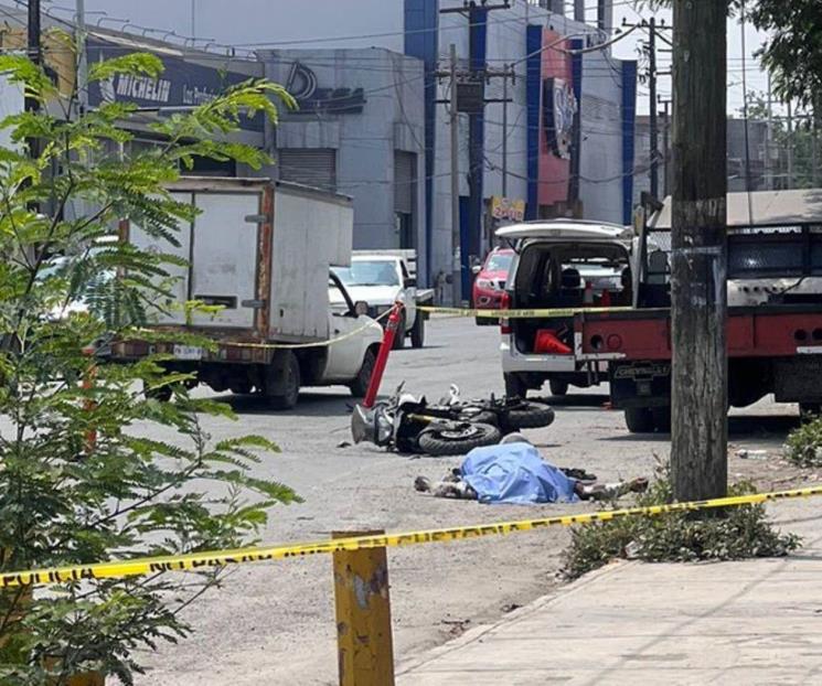 Muere asaltante al ser embestido por víctimas