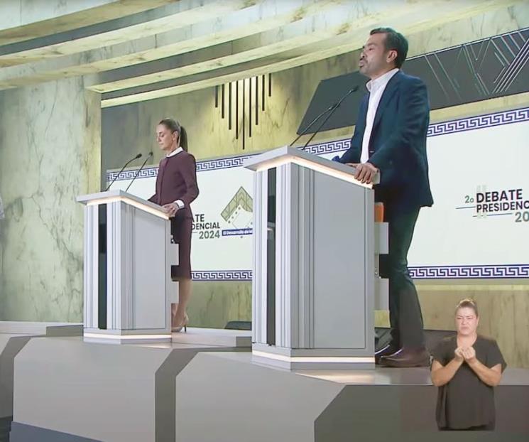 Debate en defensa de la 4T y lleno de confrontaciones