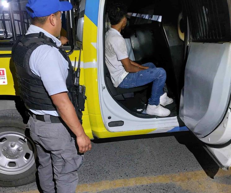 Detienen a joven con moto presuntamente robada