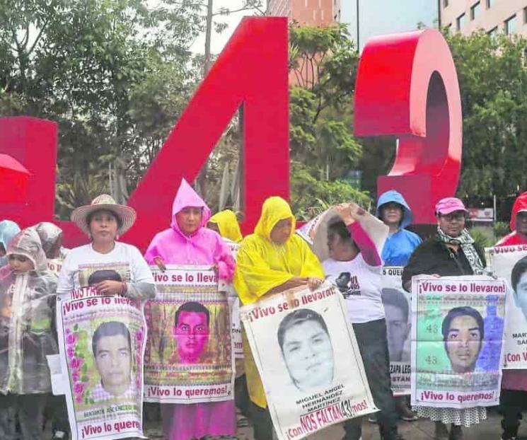 Padres de los 43 exigen un diálogo con el Presidente