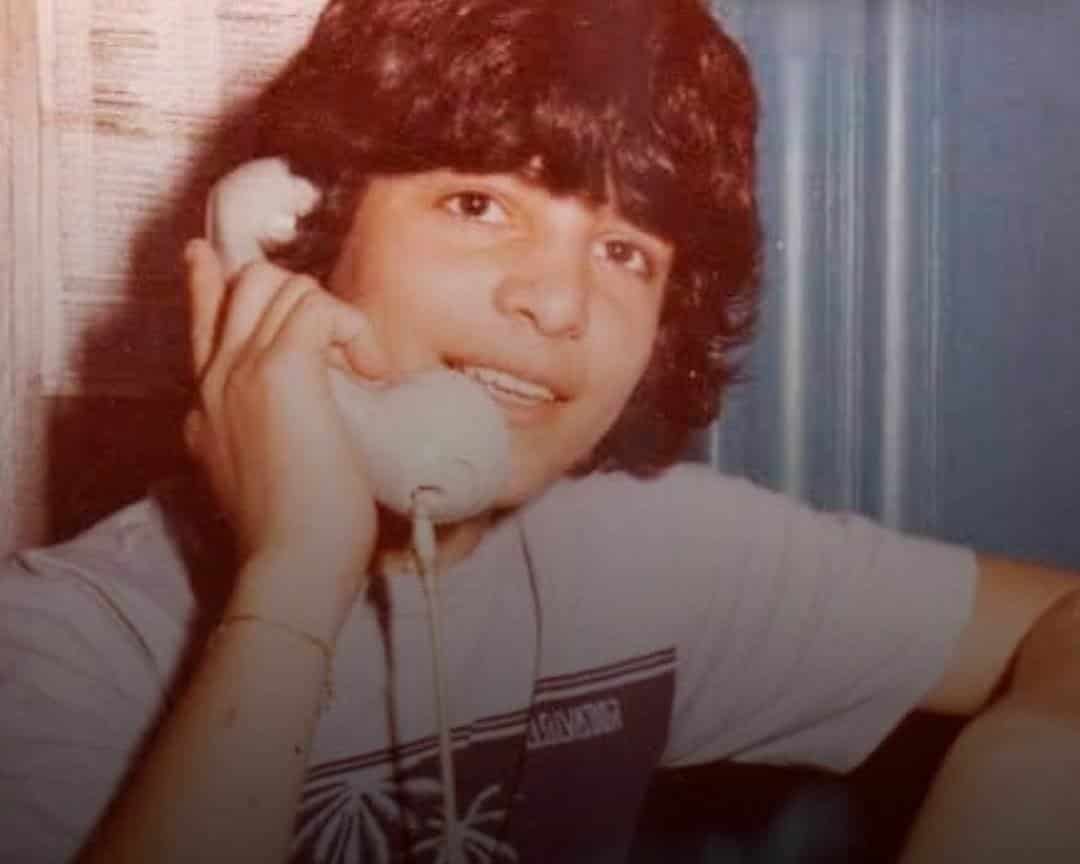 Chayanne ha cambiado mucho a lo largo de los años, desde un joven puertorriqueño en sesiones de fotos hasta ser uno de los cantantes más codiciados de la industria musical