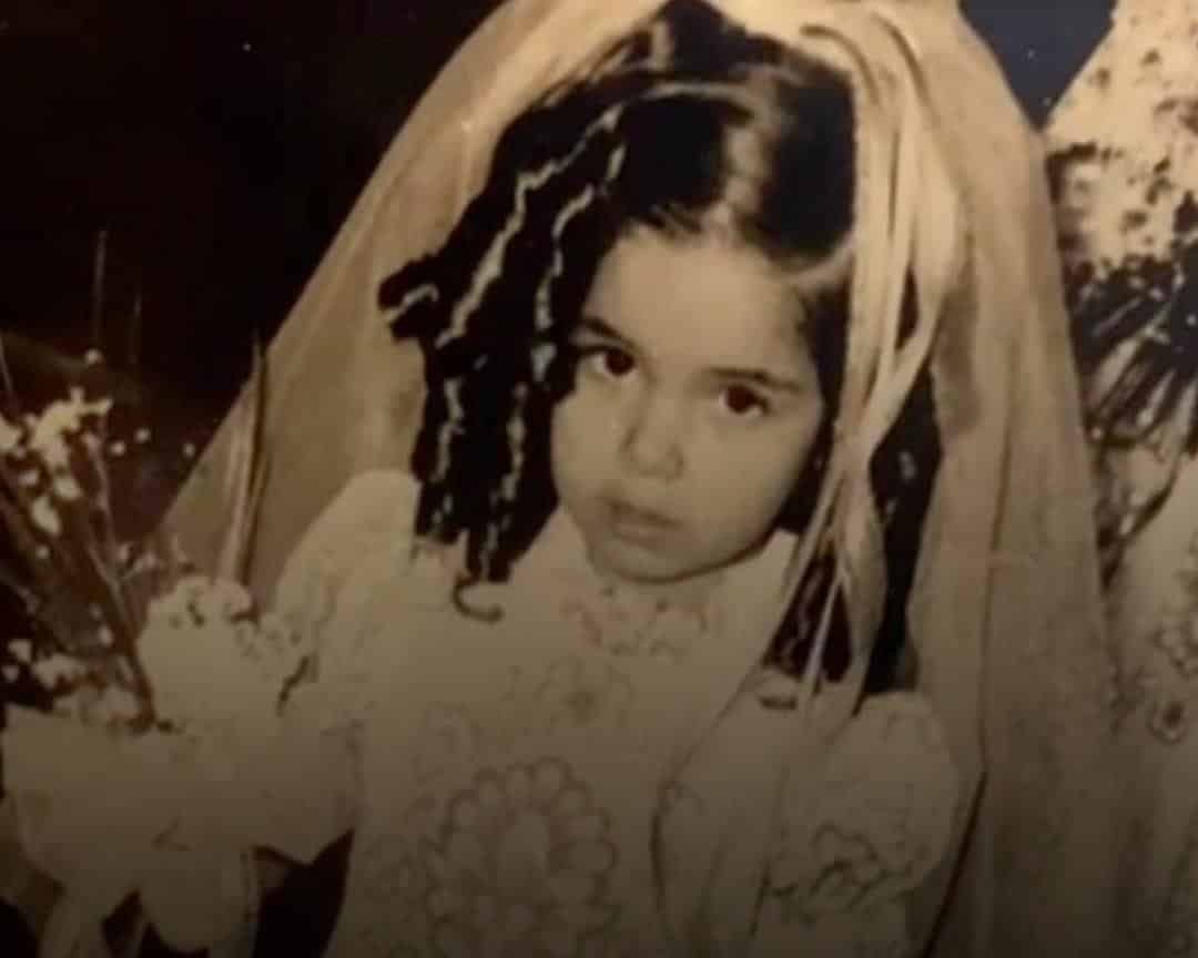 Gloria Trevi también compartió una foto mostrando cómo lucía de niña, en sus redes sociales